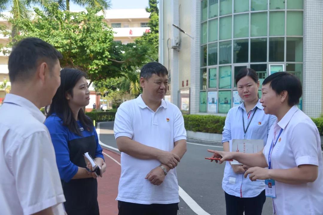 横岗街道两新组织党委副书记、党建服务中心主任王琳 一行莅临我校指导工作